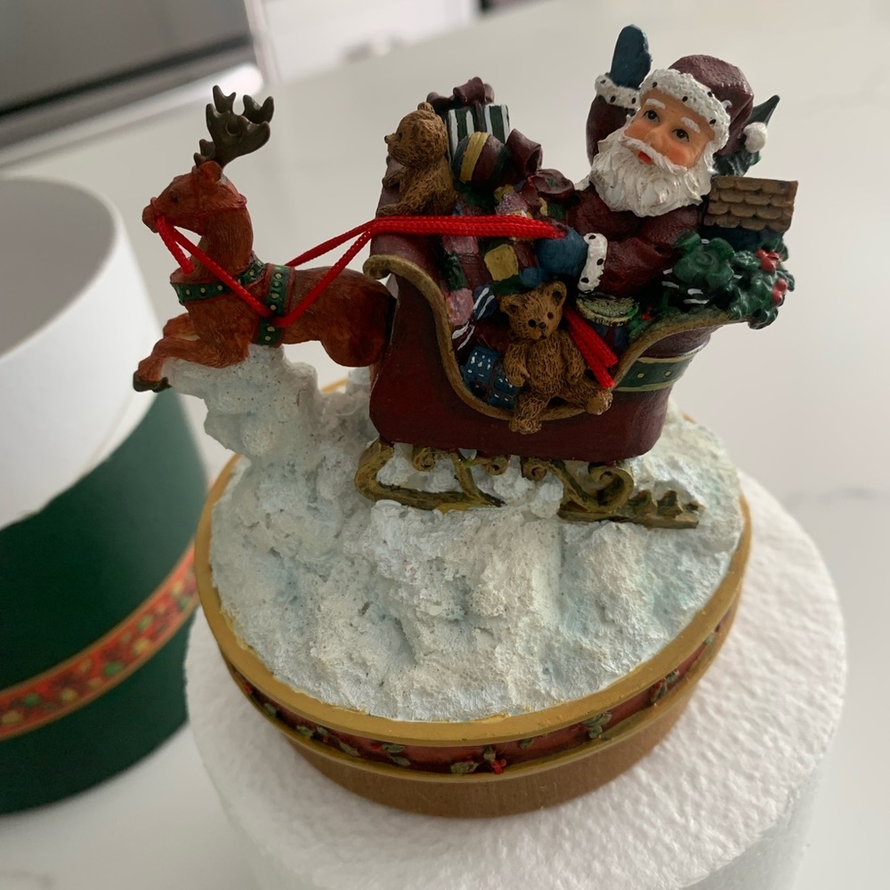 Lang Candles Christmas Candle Topper Santa Sleigh Reindeer Resin New in Box